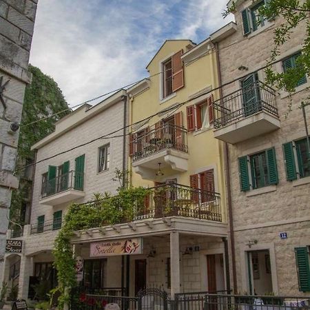 Apartmani Skver Sanja Херцег-Новий Екстер'єр фото