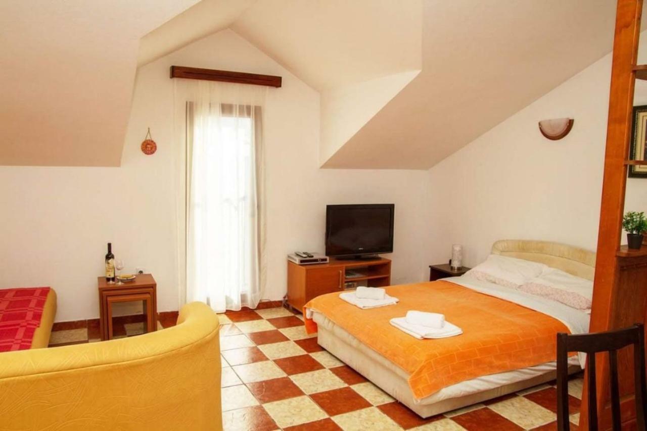Apartmani Skver Sanja Херцег-Новий Екстер'єр фото