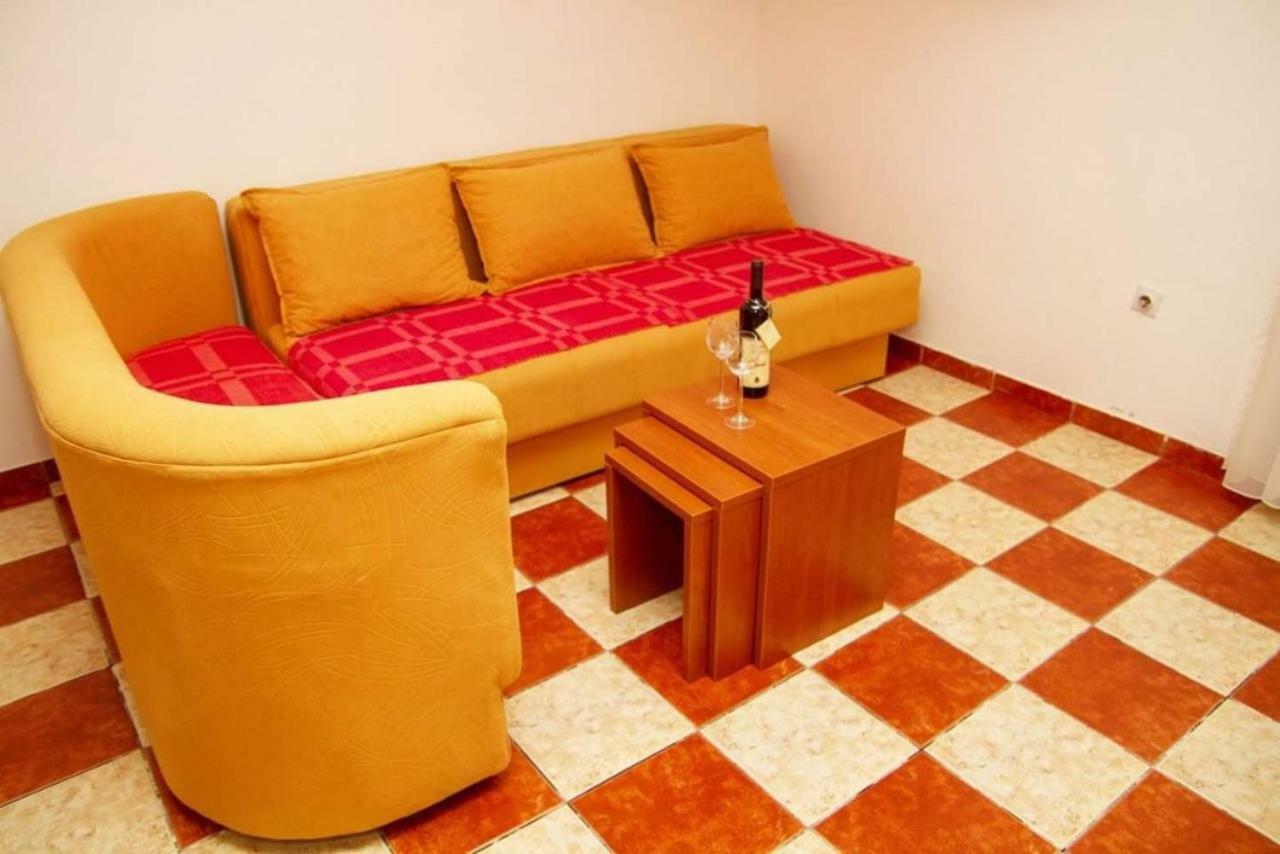 Apartmani Skver Sanja Херцег-Новий Екстер'єр фото