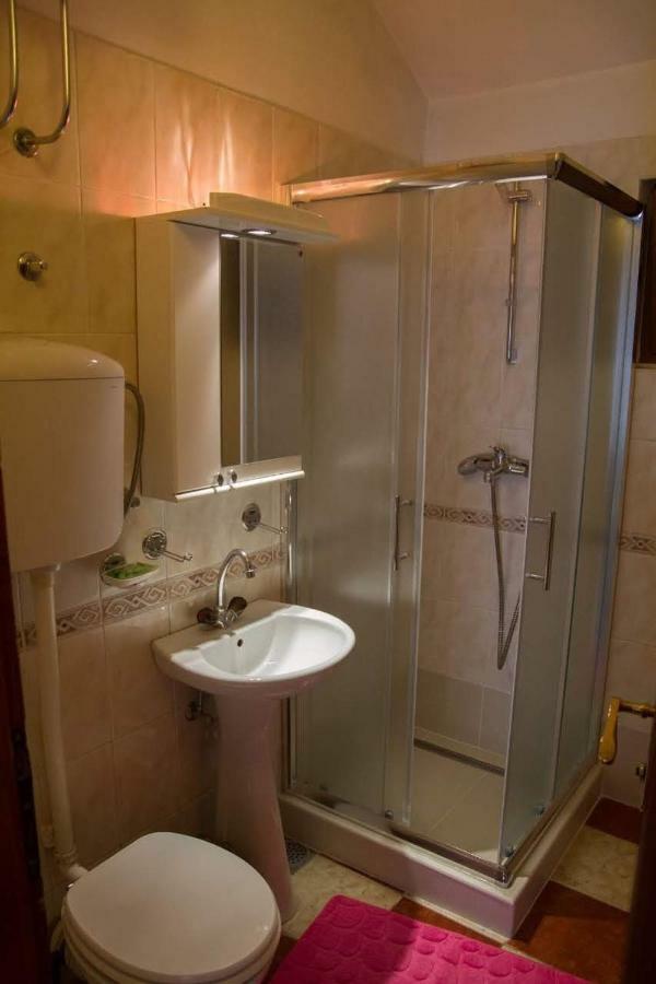 Apartmani Skver Sanja Херцег-Новий Екстер'єр фото