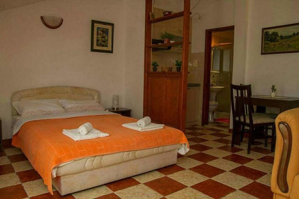 Apartmani Skver Sanja Херцег-Новий Екстер'єр фото